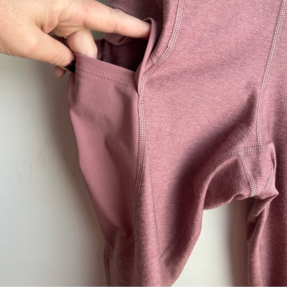 Old Navy Women’s Go Dry Leggings in Heathered Old Rose - Small - Picture 5 of 8